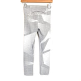 Under Armour White & Grey Stretch Tight Legging- Size ~XS (Inseam 22”)