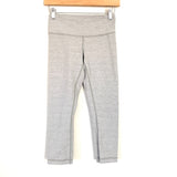 Lululemon Light Heathered Grey Crop Legging- Size 4 (Inseam 21”)