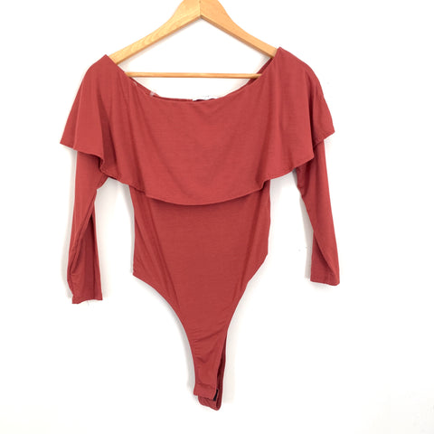 Vestique Rust Off the Shoulder Ruffle Thong Bodysuit NWOT- Size S