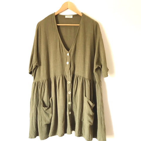 Vestique Green Button Oversized Dress with Pockets- Size S (see notes)