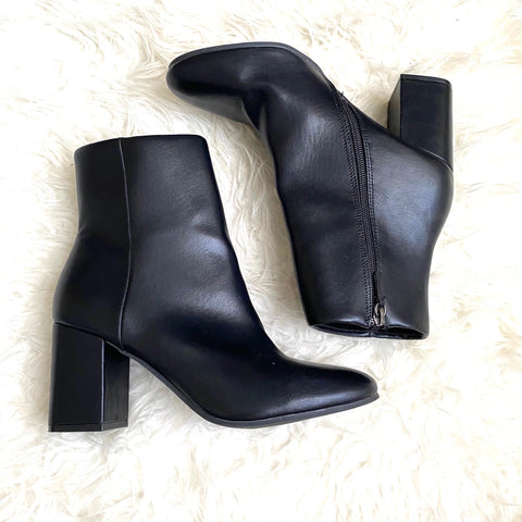 Qupid Black Leather Zip Up Booties- Size 8.5