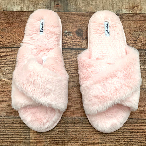 Splendid Light Pink Fluffy Slippers- Size M/L(Brand New Condition)