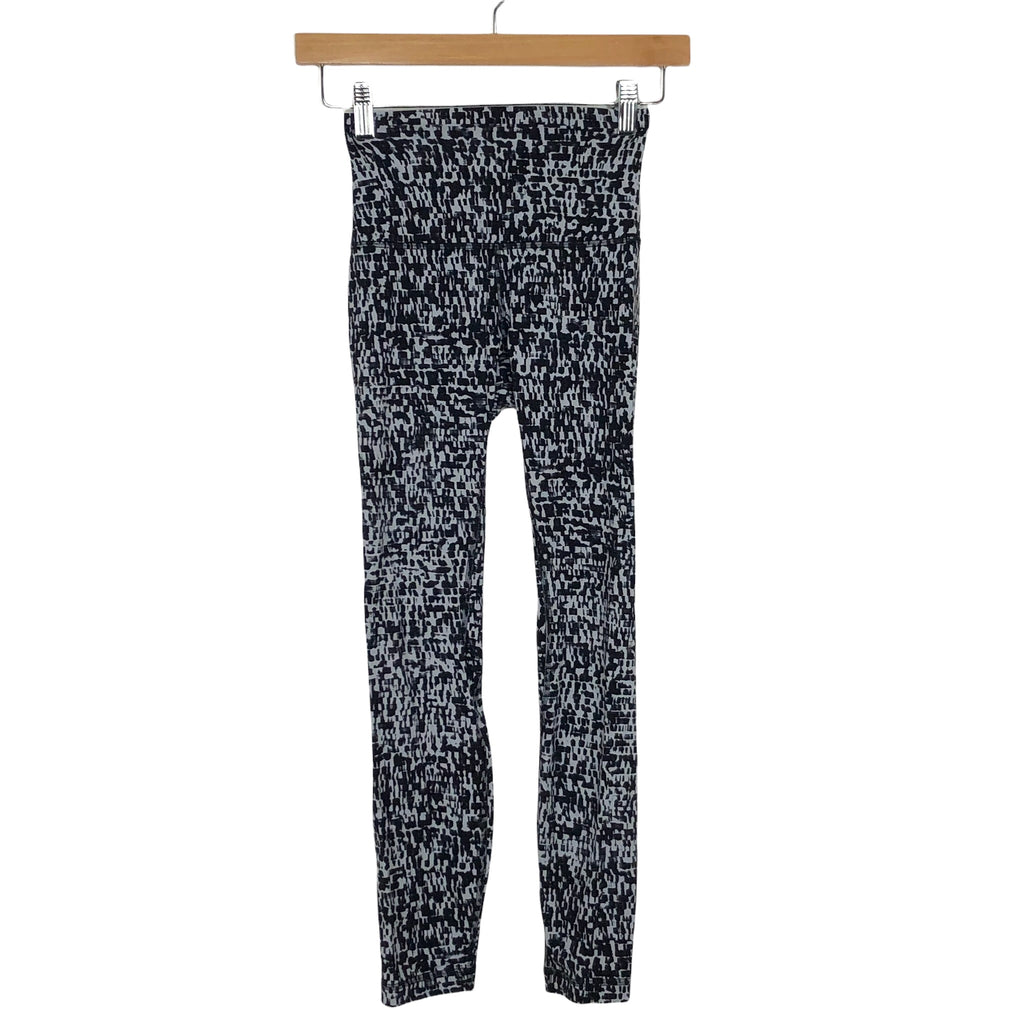 Lululemon Black and Grey Print Cropped Leggings- Size 2 ( Inseam 25) – The  Saved Collection