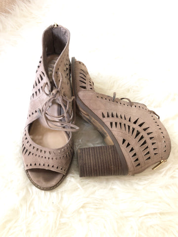 Vince Camuto Perforated Lace Up Suede Ankle Booties (Small flaw-see pics) Size 8