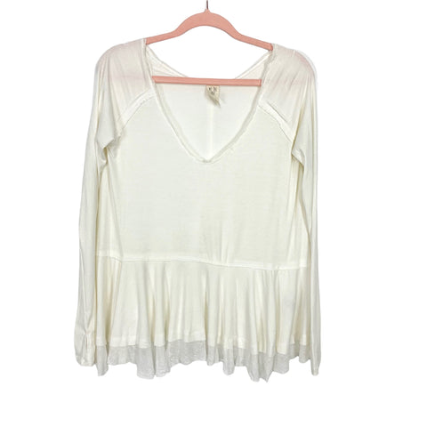 We The Free White Ruffle Bottom V-Neck Top- Size XS