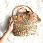 Universal Thread Straw Lined Bucket Handbag (like new conditon)