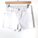 1822 Denim White Frayed Hem Shorts- Size 27