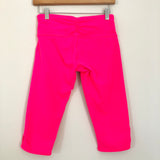 Lululemon Hot Pink Super Crop with Ruching - Size 6 (15” Inseam)