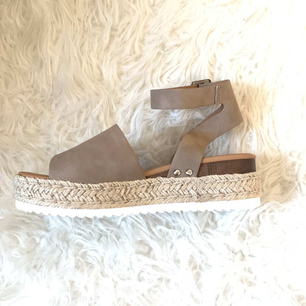 Soda taupe hot sale platform sandals