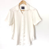 Abercrombie & Fitch Ivory Button up Short Sleeve Top- Size S