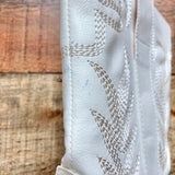 Oasis Society White Embroidered Boots- Size 7.5