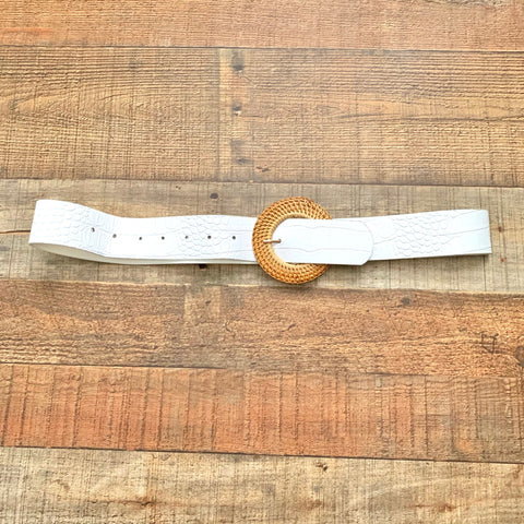 No Brand White Faux Leather Belt (see notes)