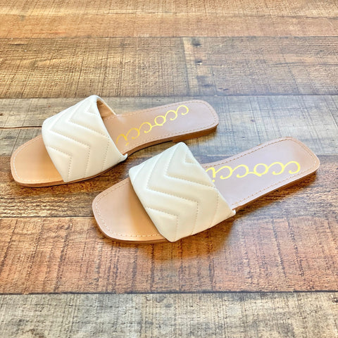 Ccocci White Faux Leather Slides- Size 8 (LIKE NEW)