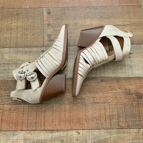 Qupid Tan Double Buckle Block Heel Shoe- Size 7.5 (Like New Condition!)