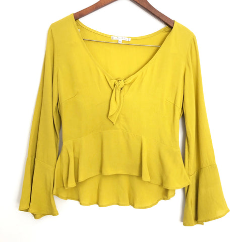 Willow & Clay Lime Green Front Knot Ruffle Top- Size XS